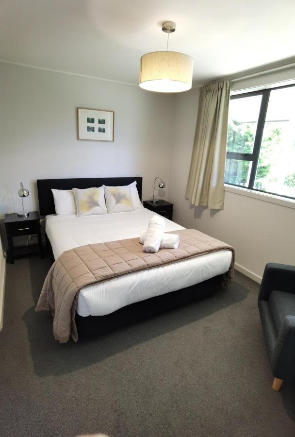 Milford Road Apartments Te Anau Exteriör bild
